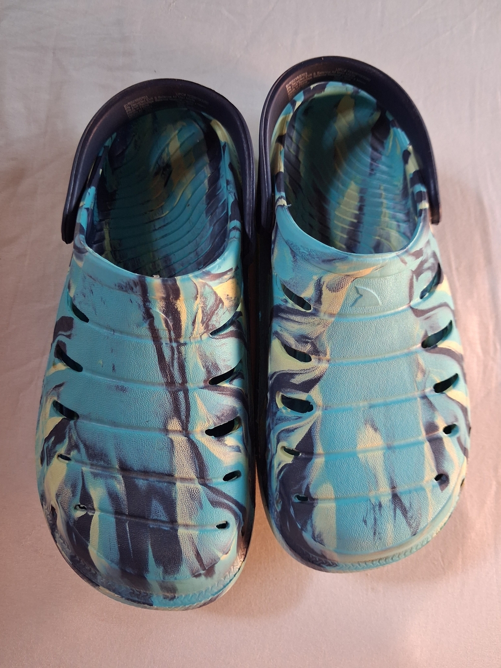 Unisex Slip-On Clogs Marble Pattern NWOT Toddler Size 8 & Kid's Size 1 Available - Picture 2 of 4